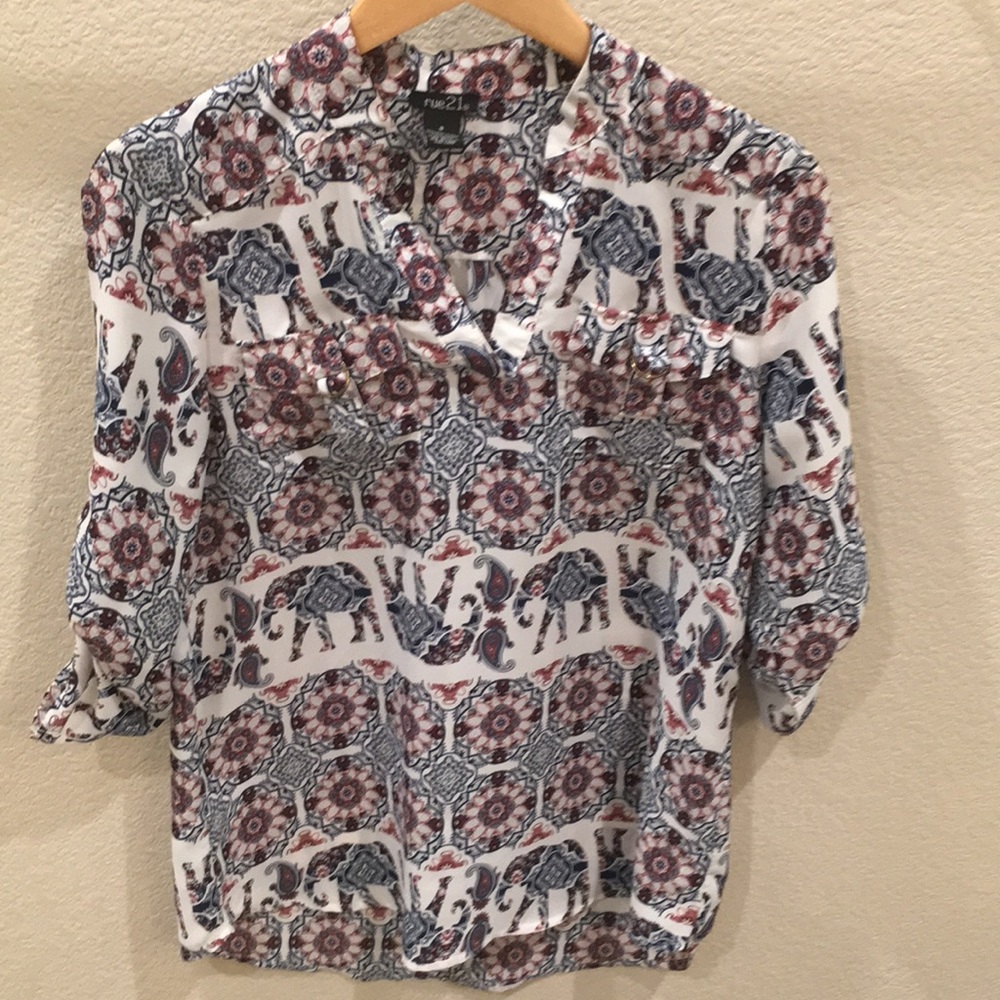 Rue 21 size small blouse